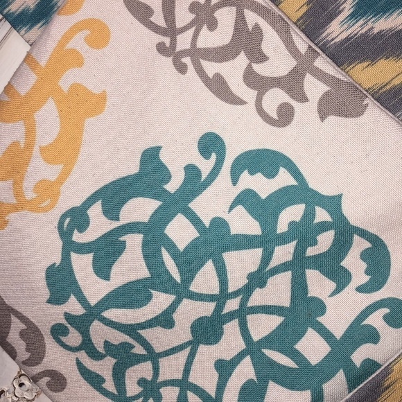 Euphoria Bundle of 4 Throw Pillow Covers Gray, Yellow, and Turquoise - Picture 3 of 7